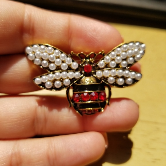 Chupchick Jewelry - Beatle pearl and red stone broch